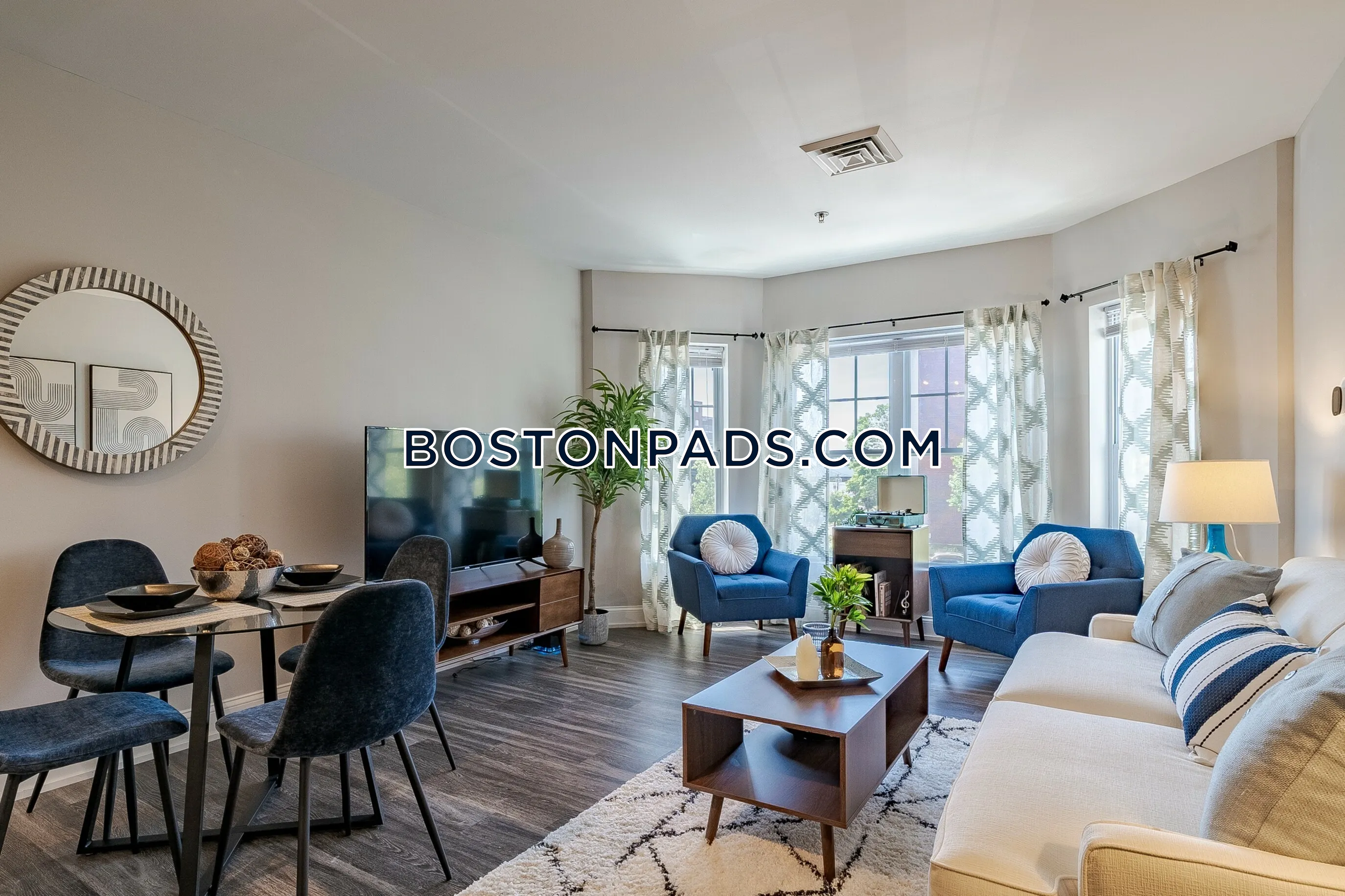 Wellington Place Photo 3