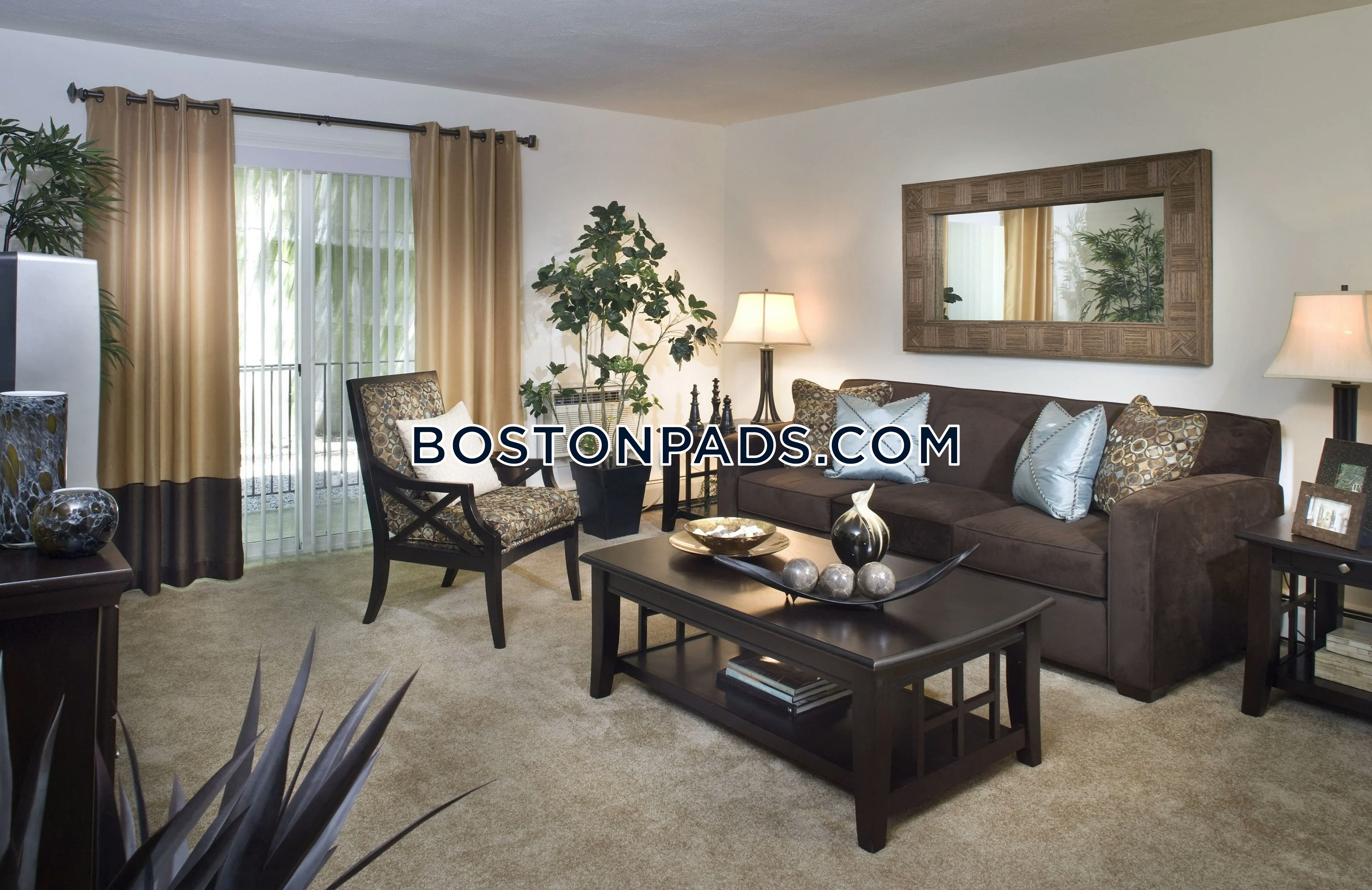 Weymouth Place Photo 2