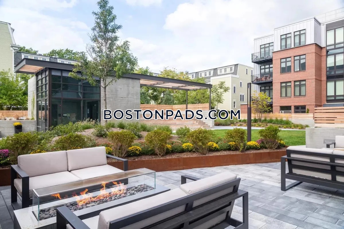 Flats on First Photo 19