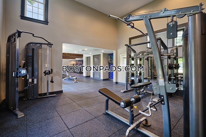 The Green at 9 and 90 Photo 8