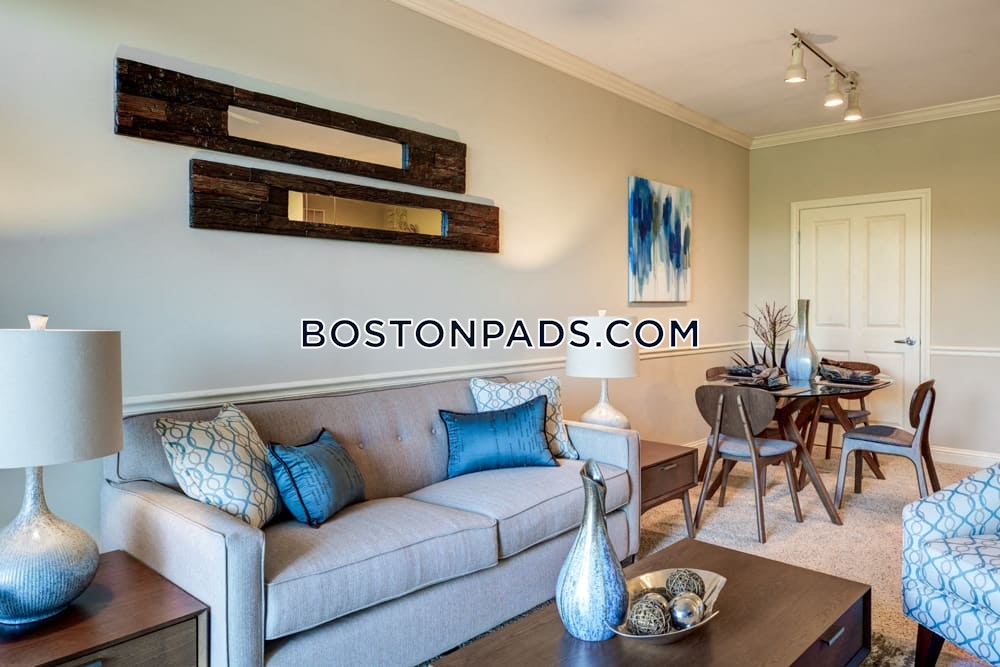 Lynnfield Commons Photo 8