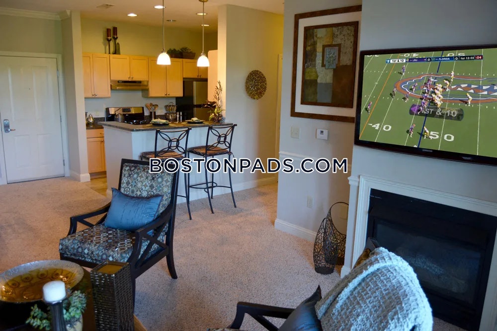 Lynnfield Commons Photo 12