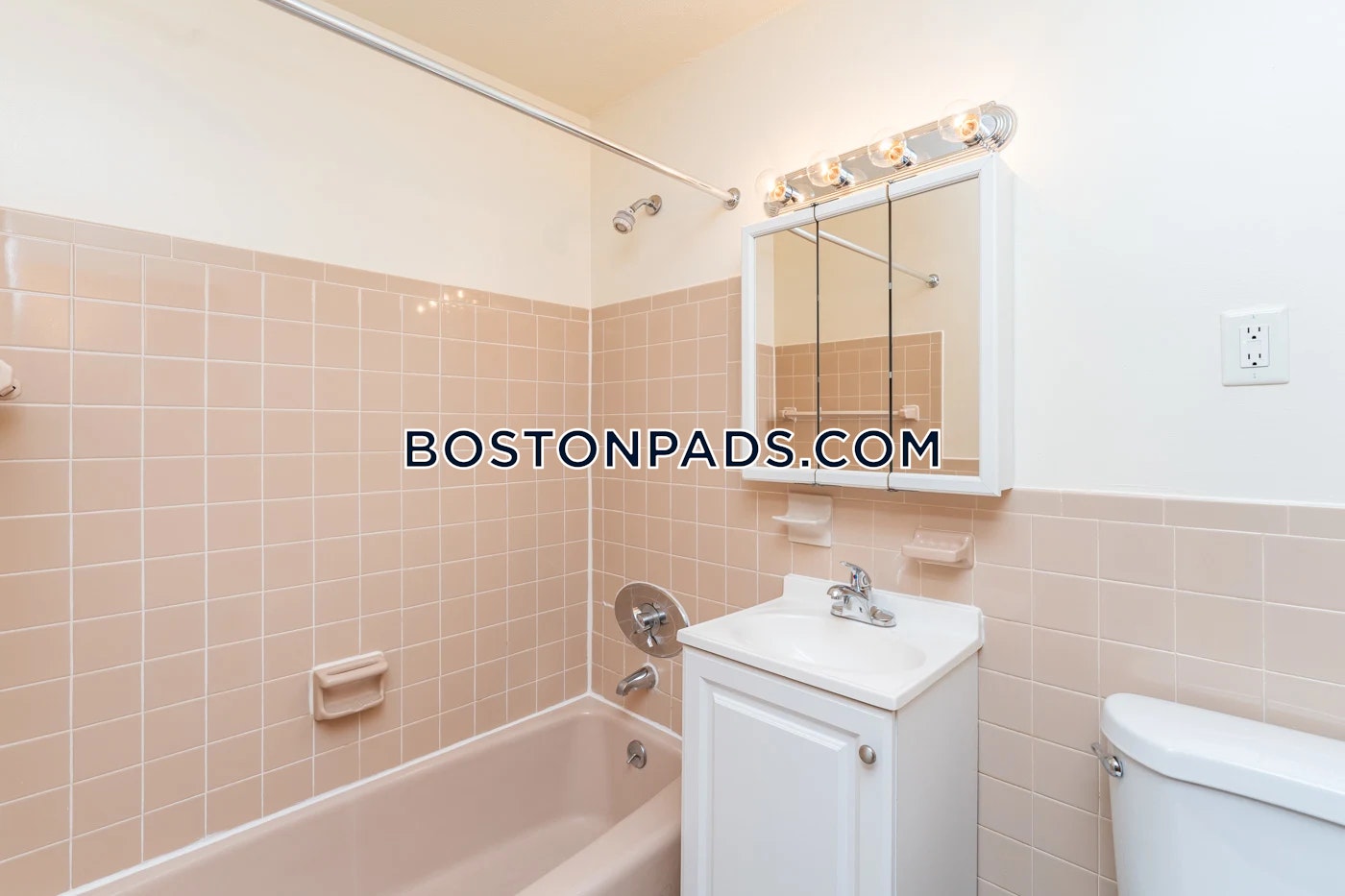 Towne Estates Photo 35