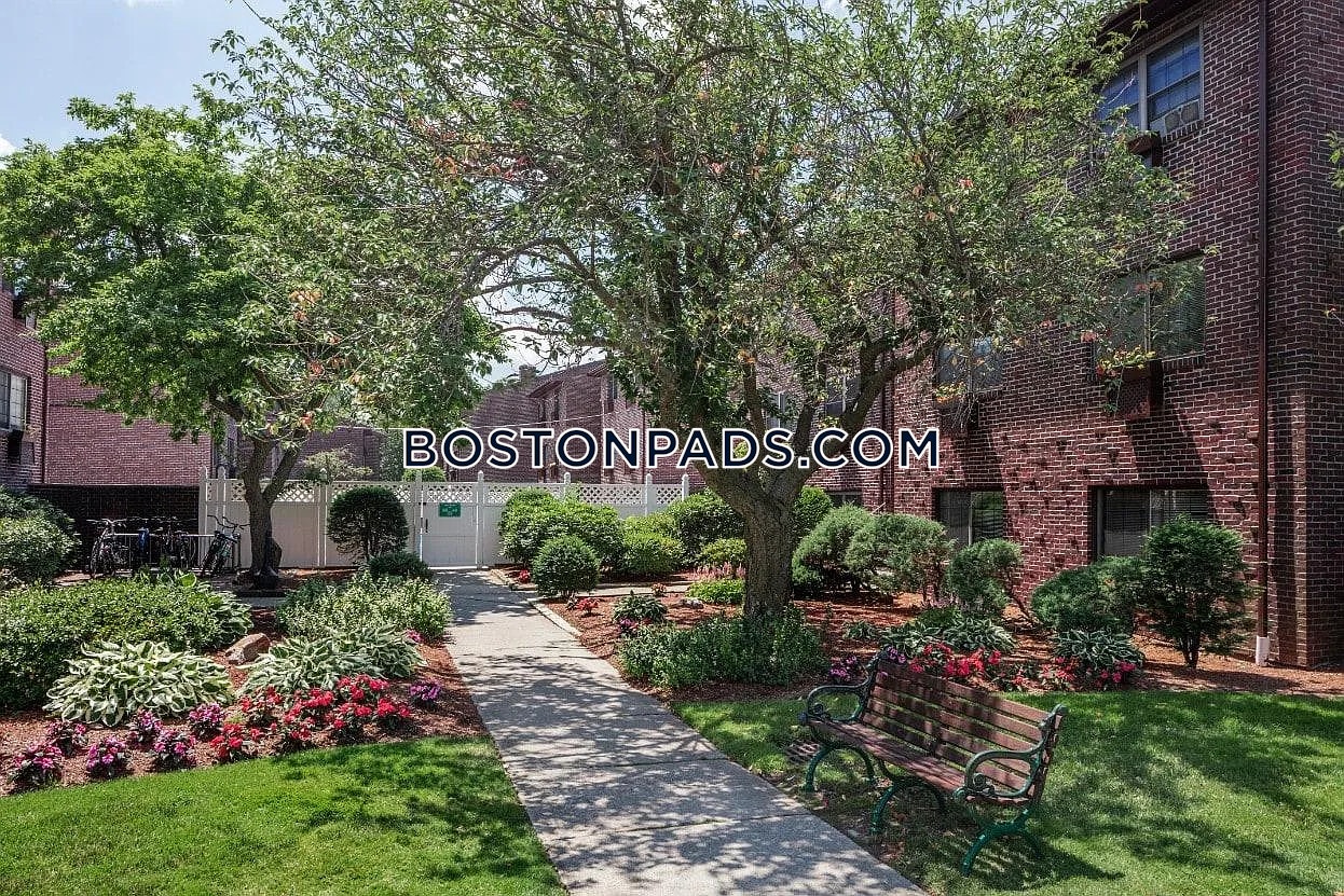 Shaker Glen Village Photo 1