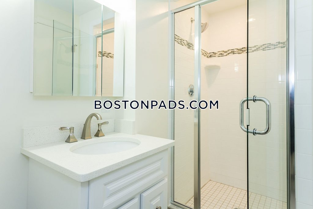 Stonehill Towers Photo 4