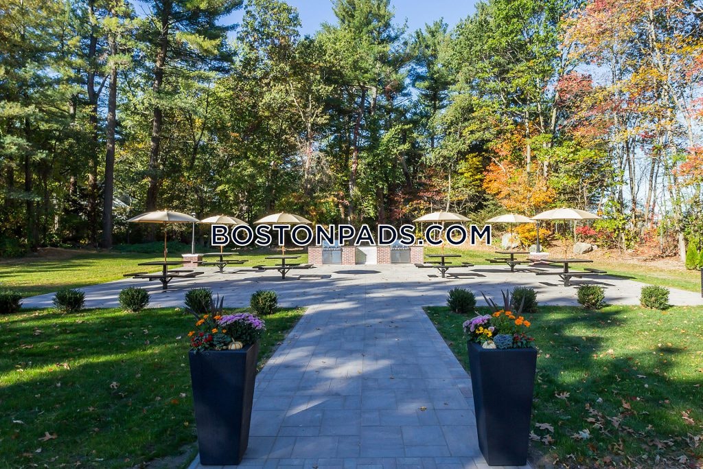 Stonehill Towers Photo 8