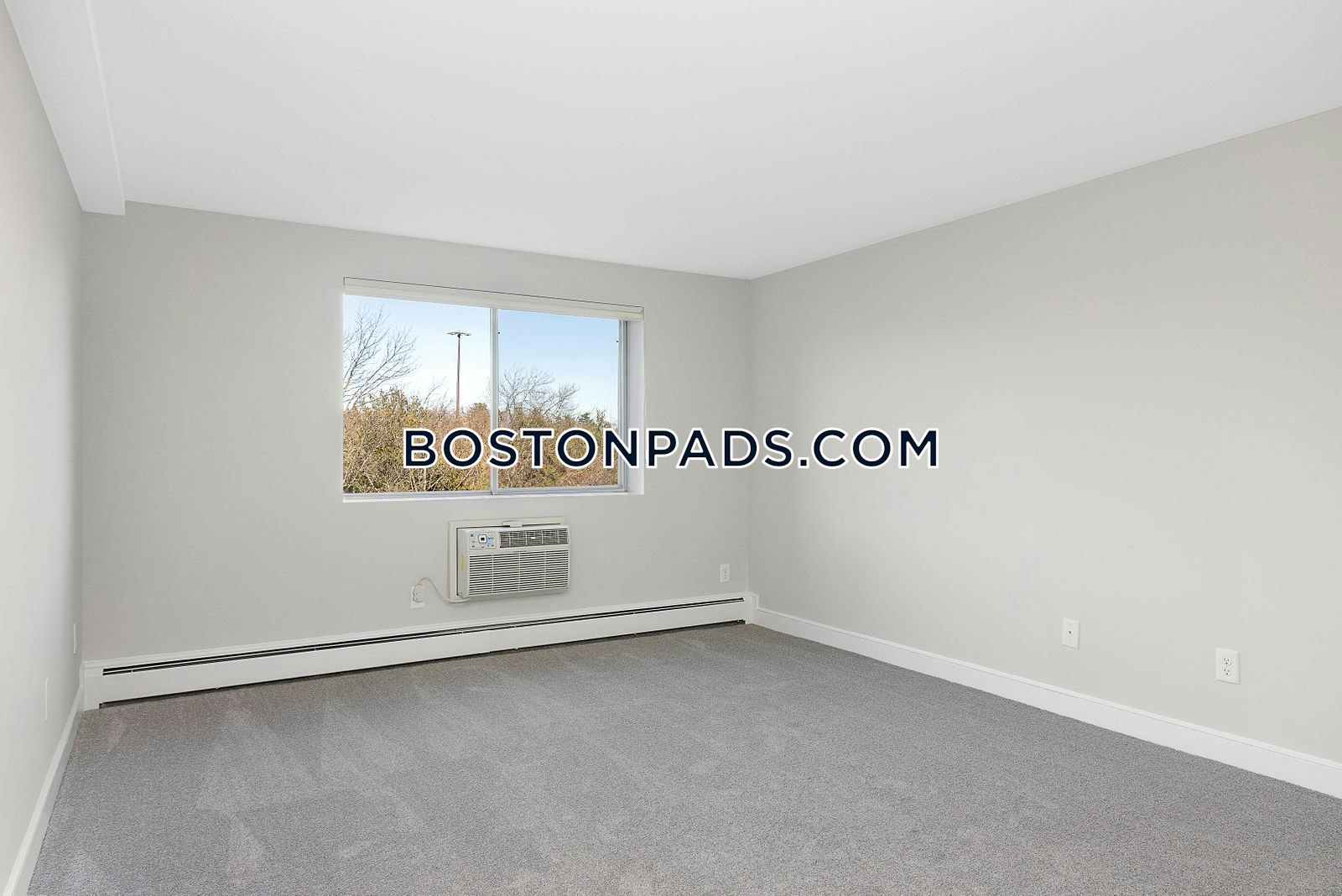 Stonehill Towers Photo 10