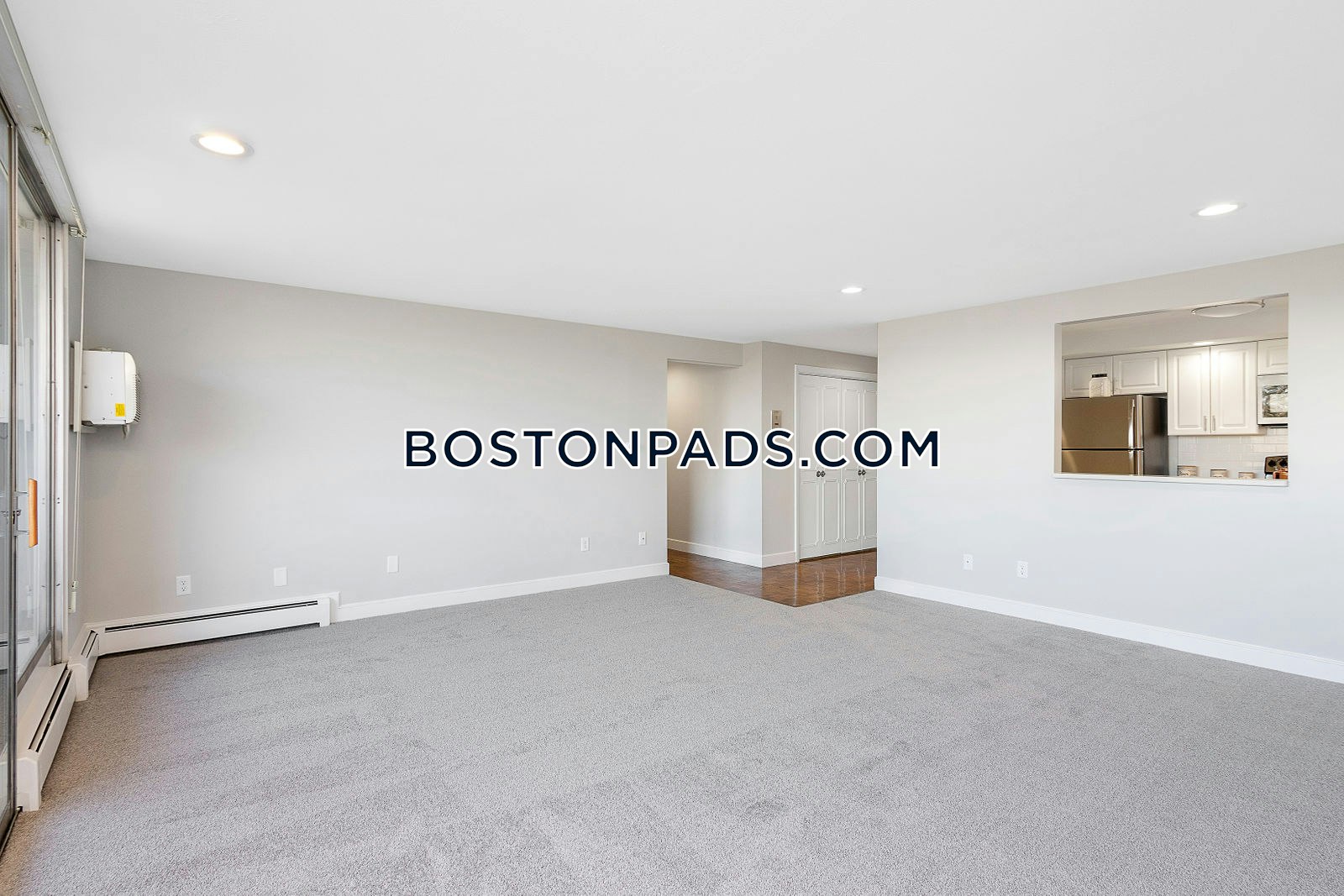 Stonehill Towers Photo 12