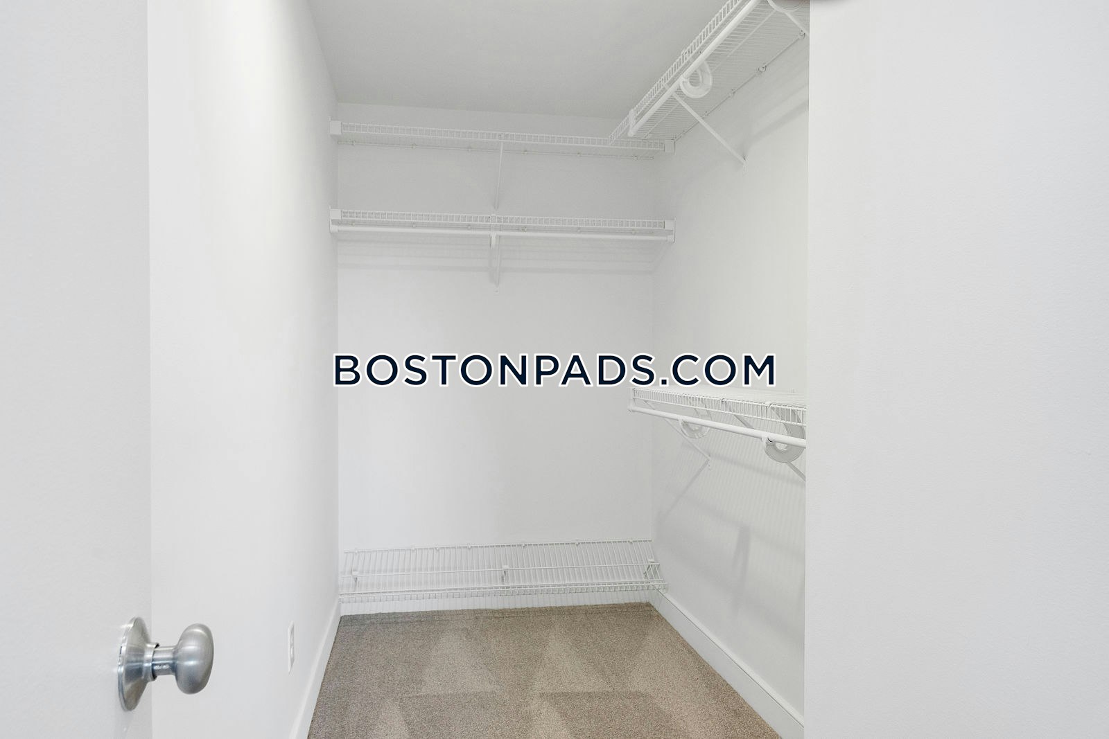 Stonehill Towers Photo 11