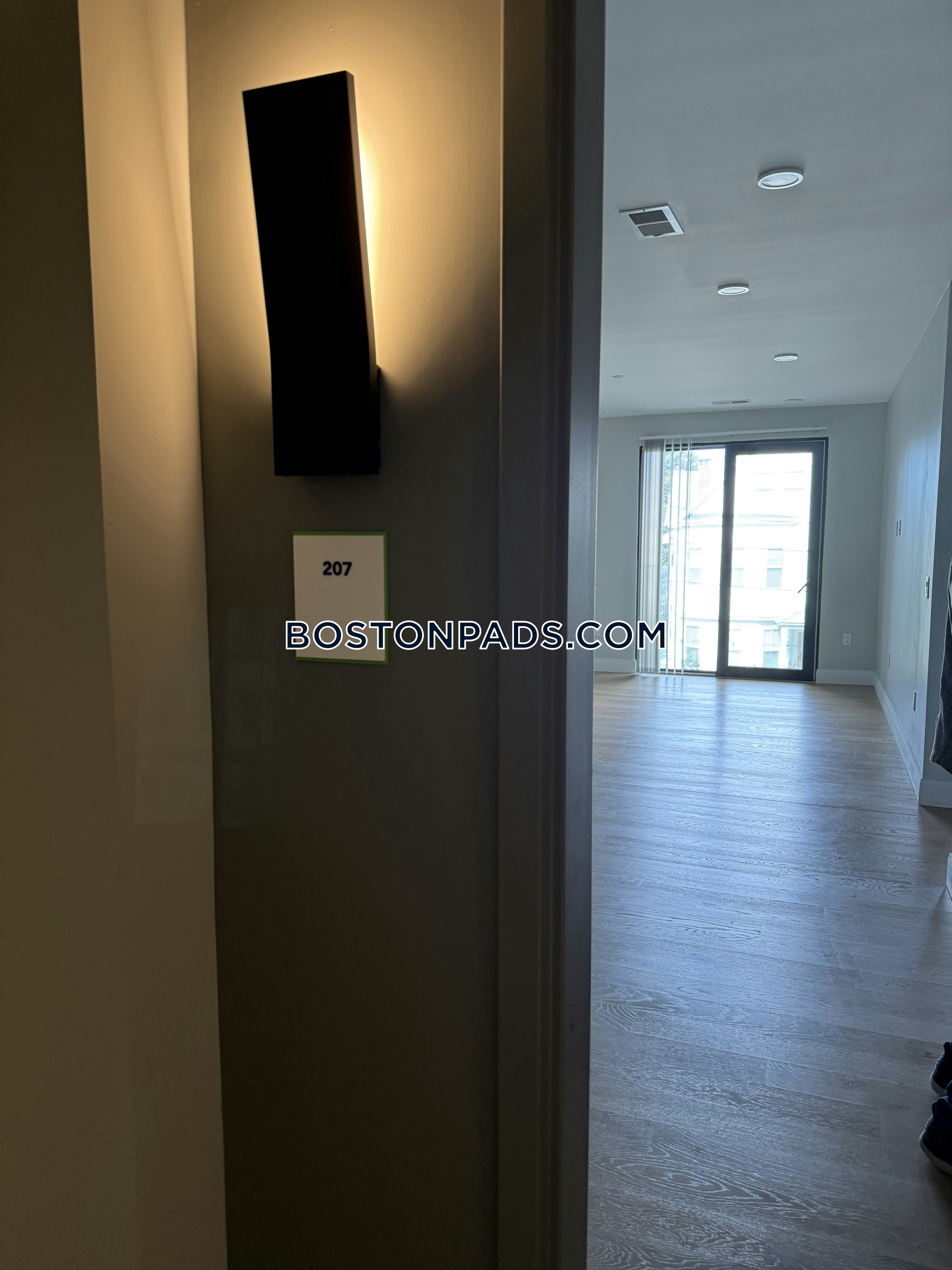 9 Central St. Photo 131