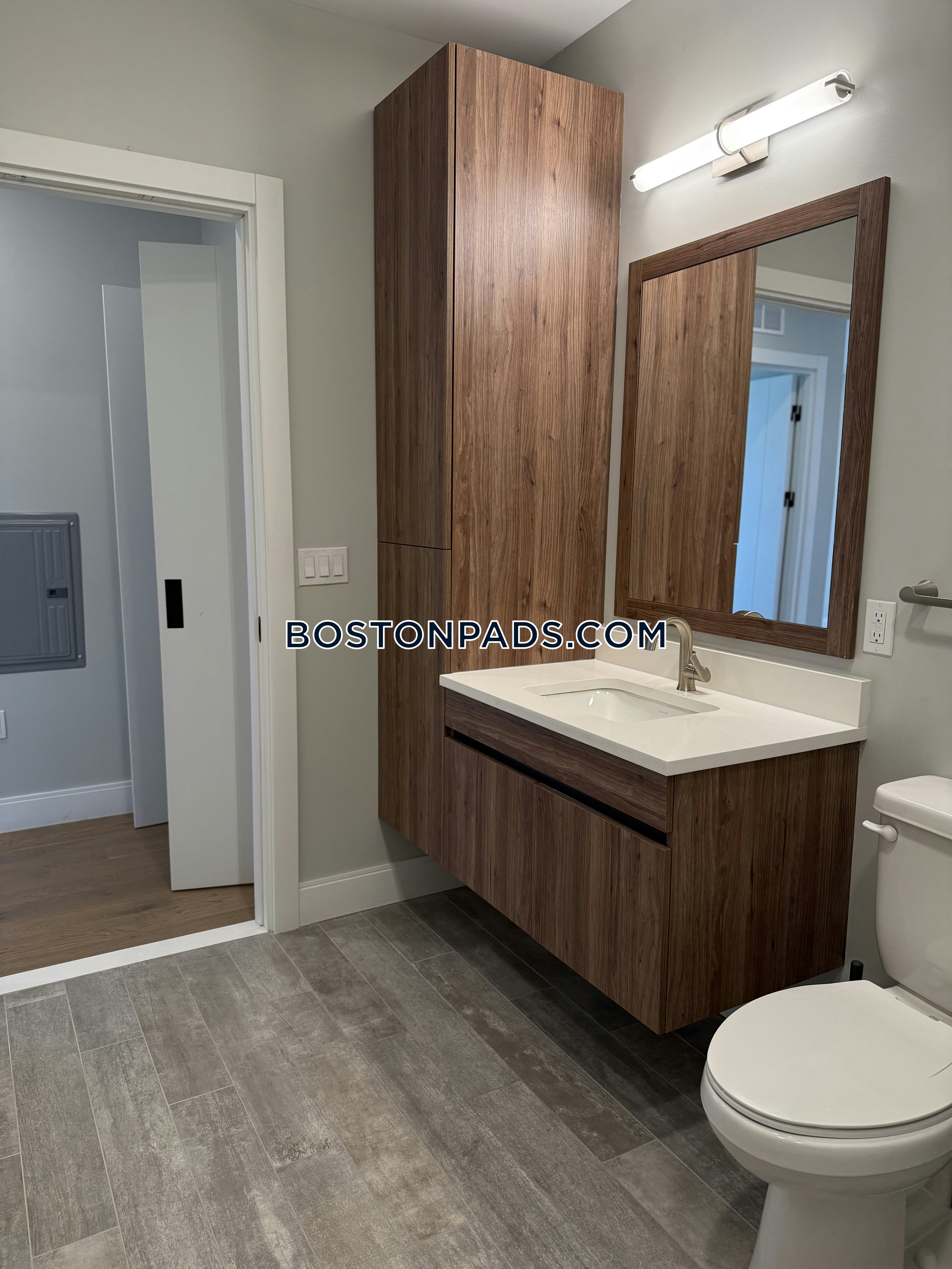 9 Central St. Photo 69