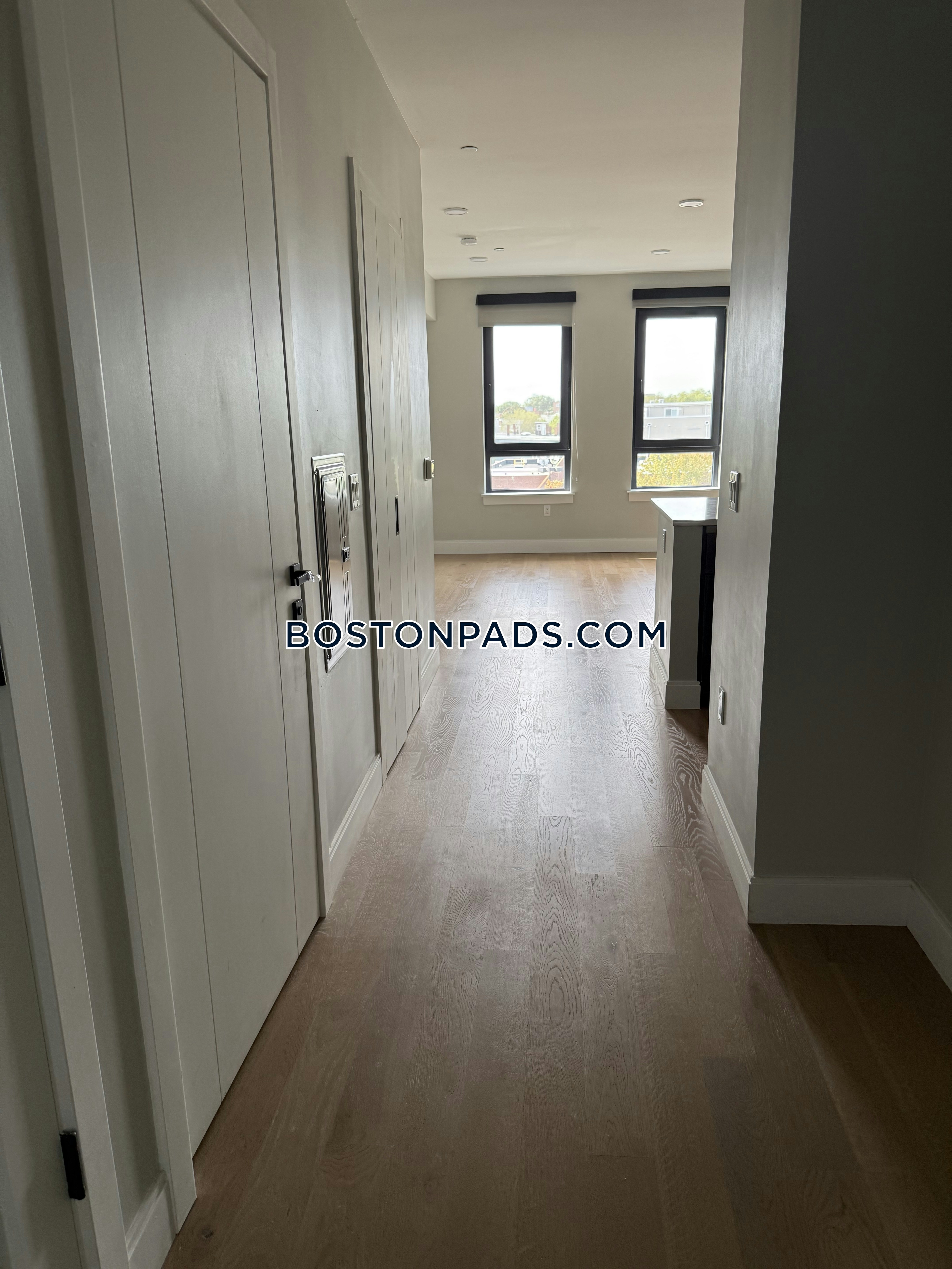 9 Central St. Photo 38