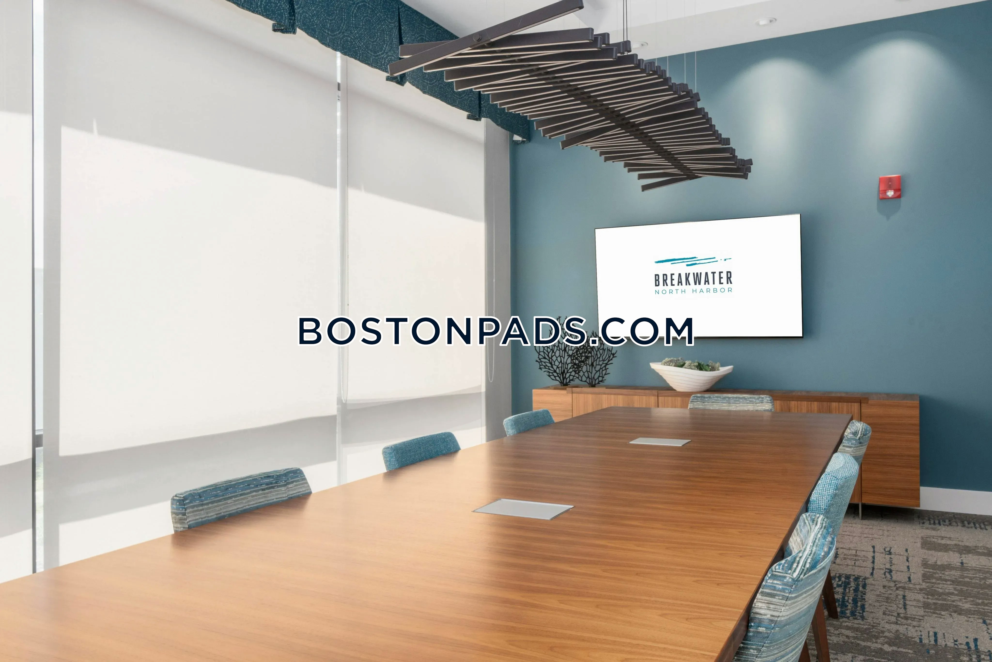 Breakwater North Harbor Photo 14