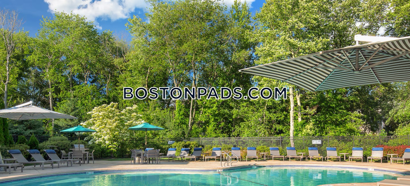 Avalon at Bedford Center Photo 3