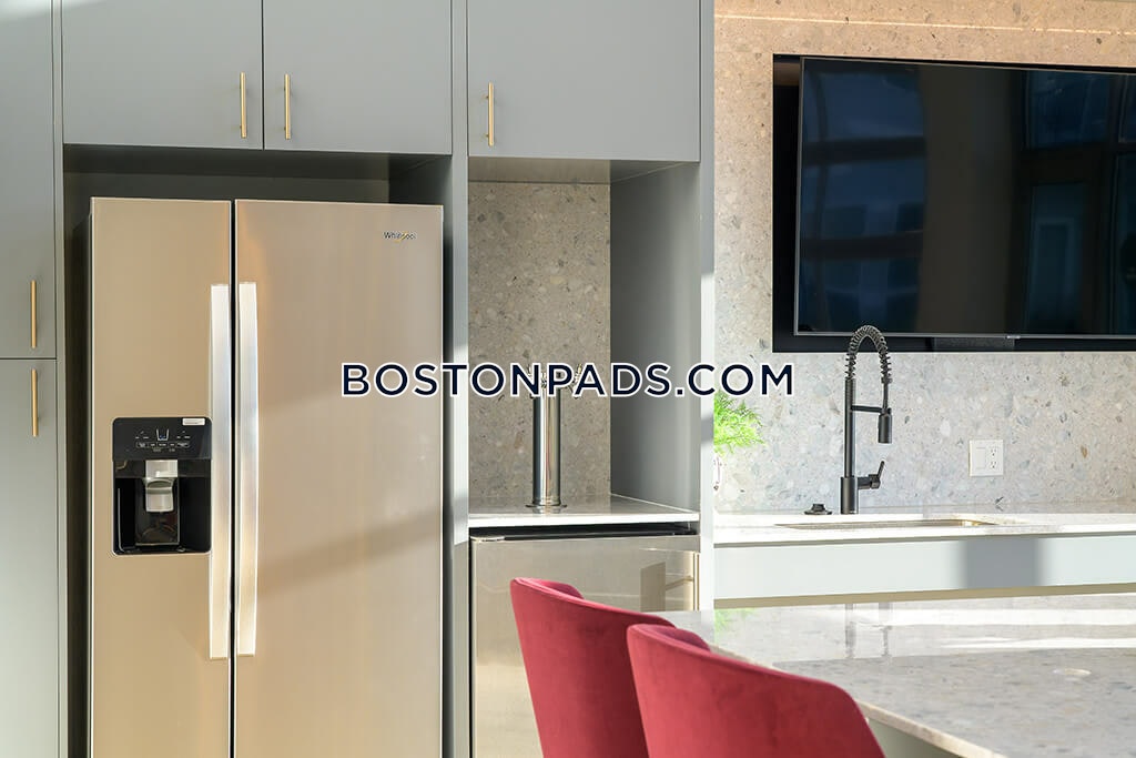 V2 Apartments Photo 32