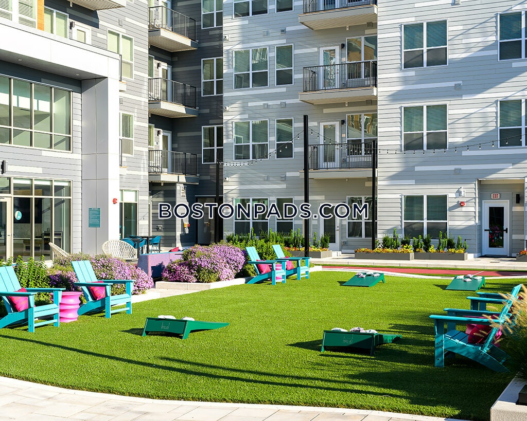 V2 Apartments Photo 10