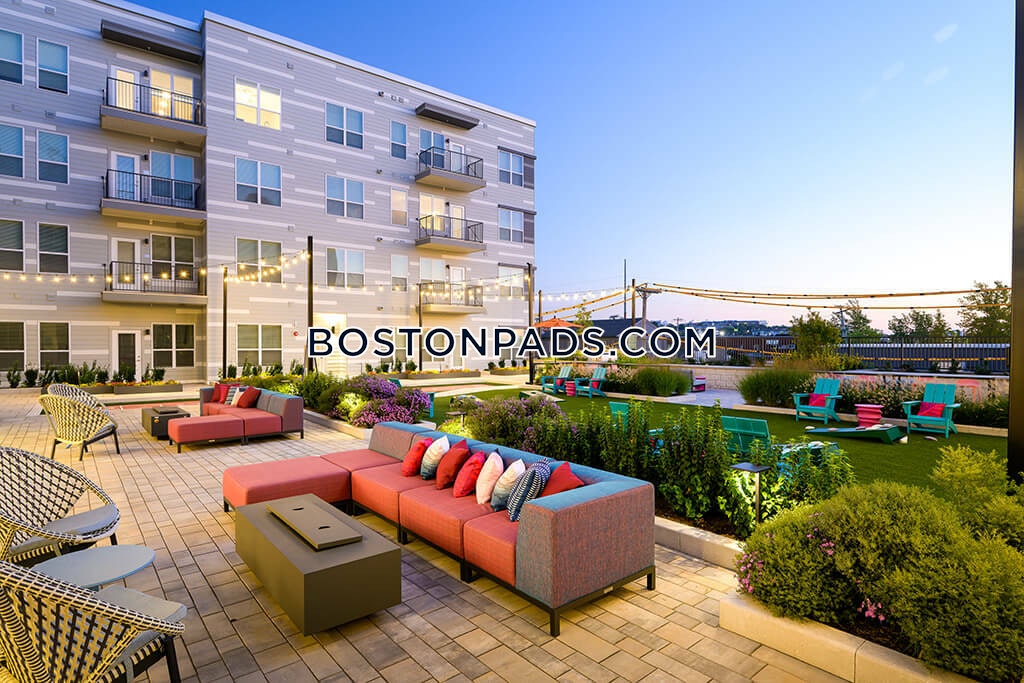 V2 Apartments Photo 9