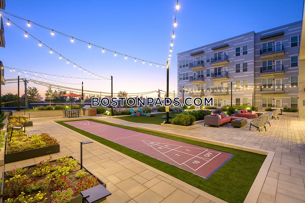 V2 Apartments Photo 7