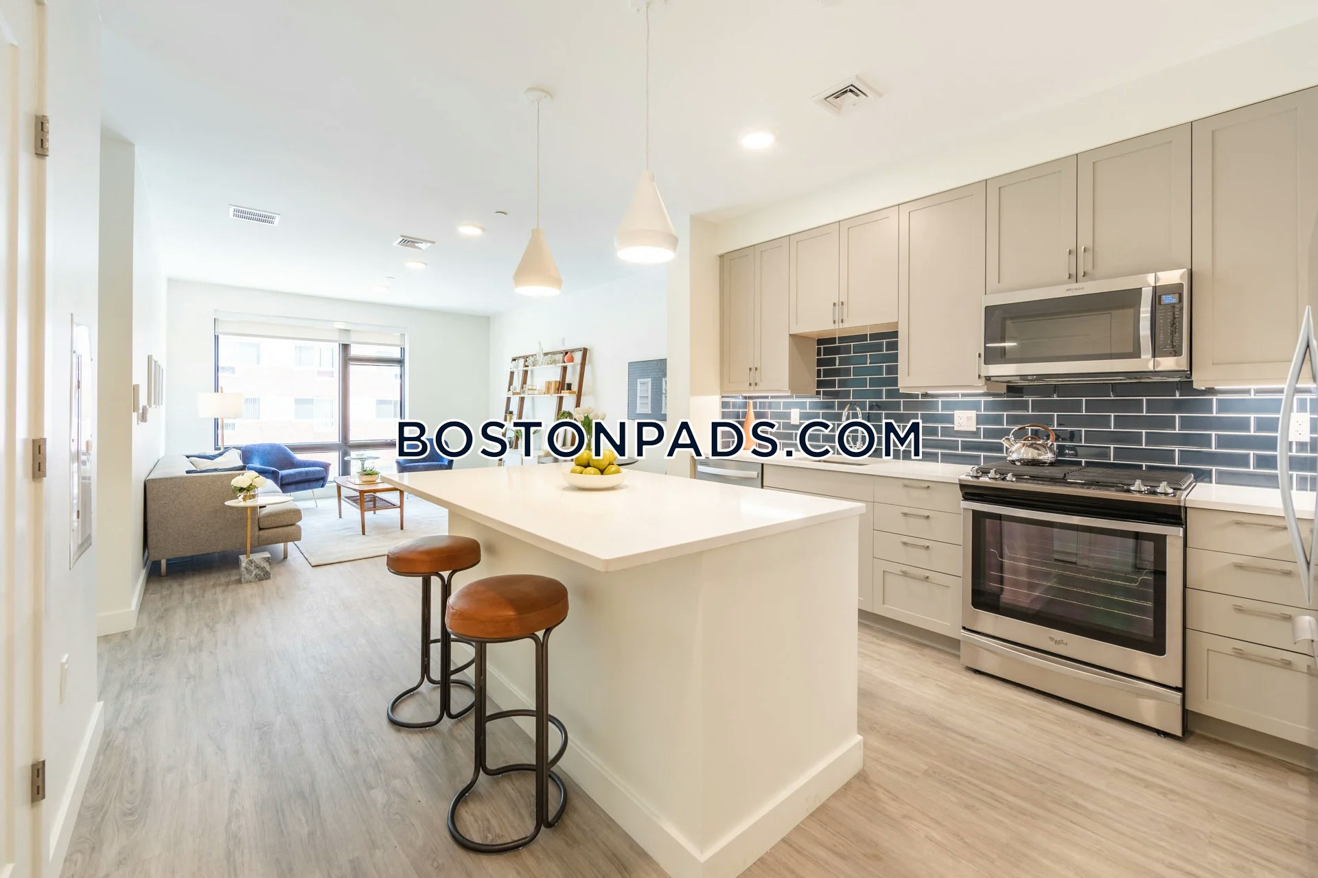 Holmes Beverly Photo 24