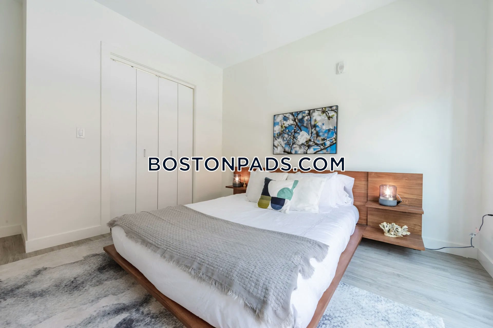 Holmes Beverly Photo 8