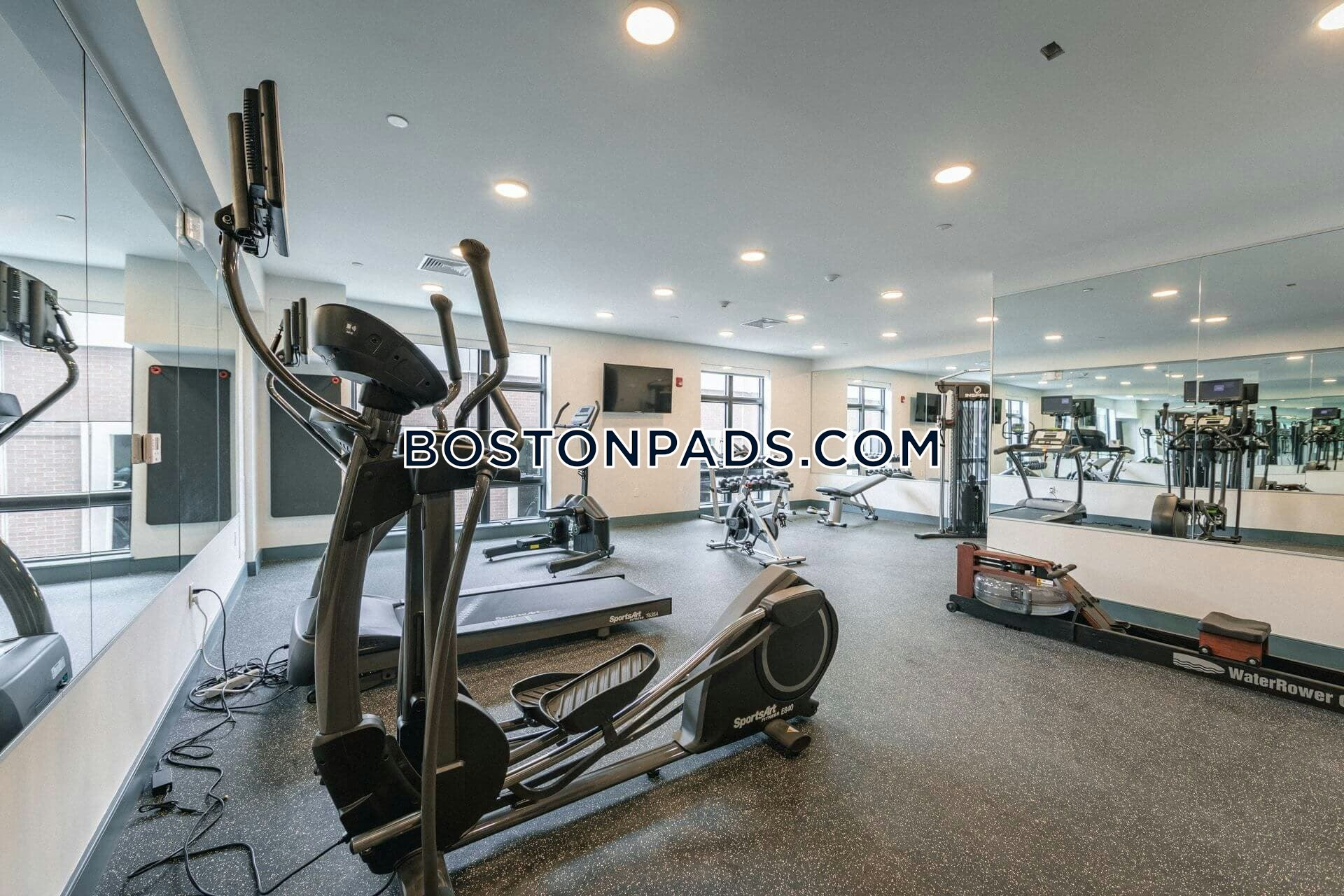 Holmes Beverly Photo 37