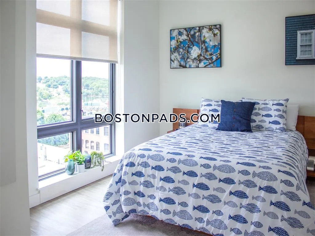 Holmes Beverly Photo 6