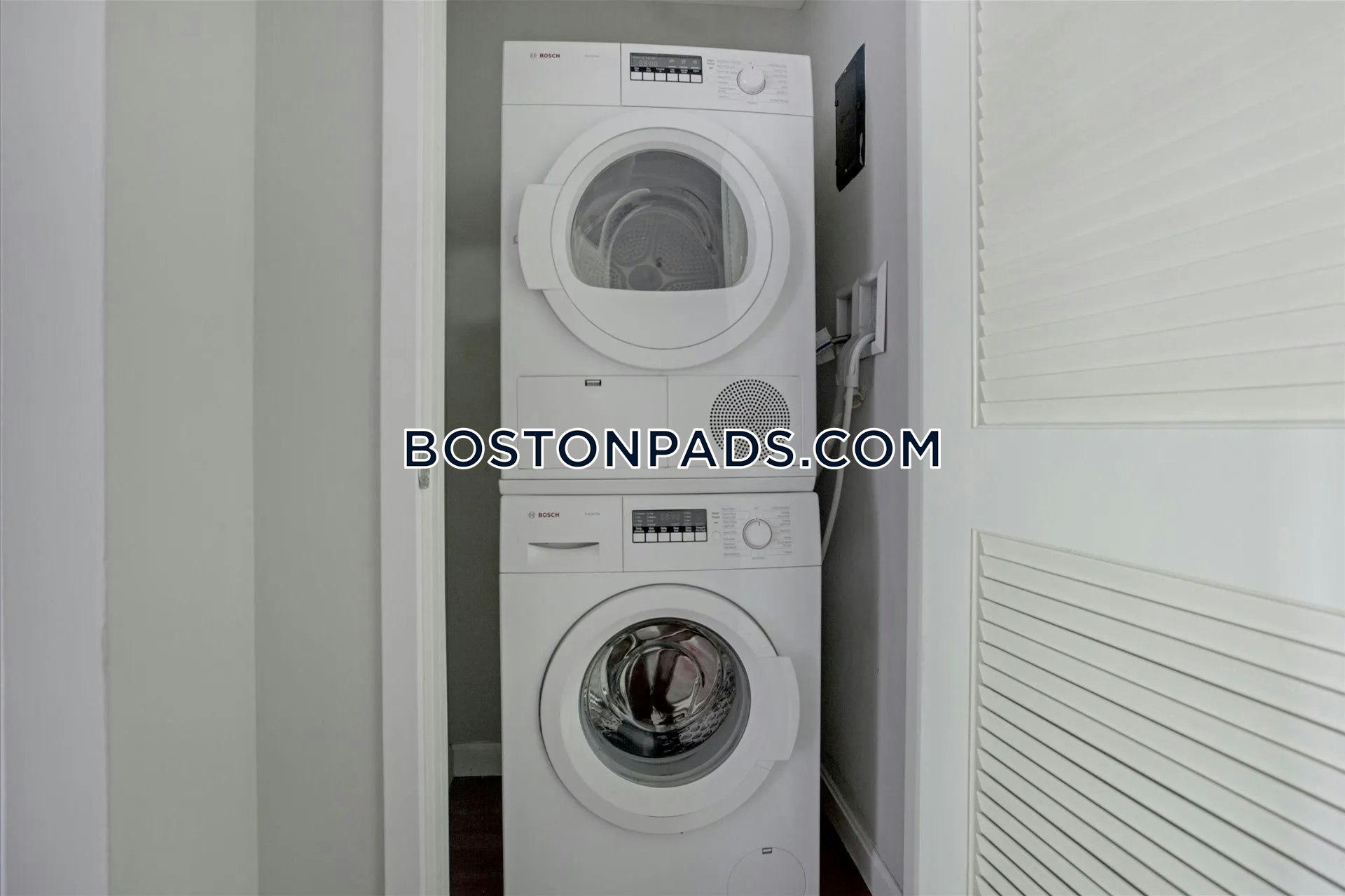 Andover Place Photo 7