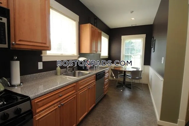 Skyline Commons Photo 9