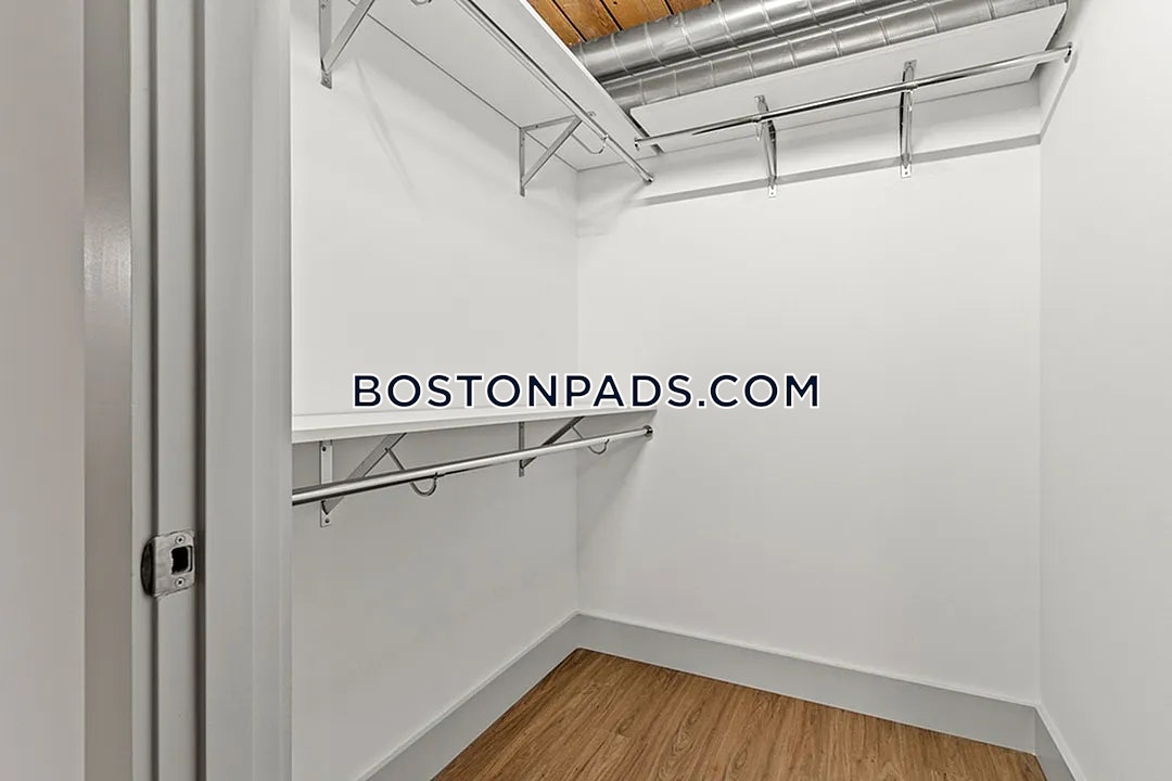 Riverwalk Lofts Photo 37