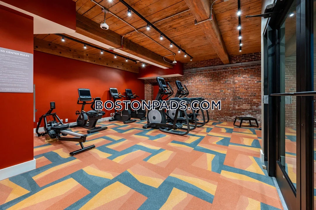 The Cordovan at Haverhill Station Photo 11