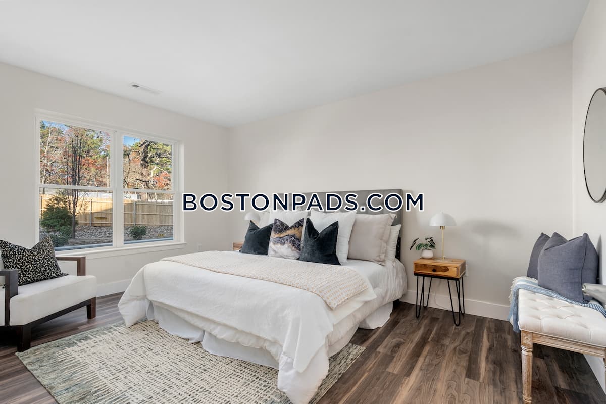 Residence at 850 Photo 4