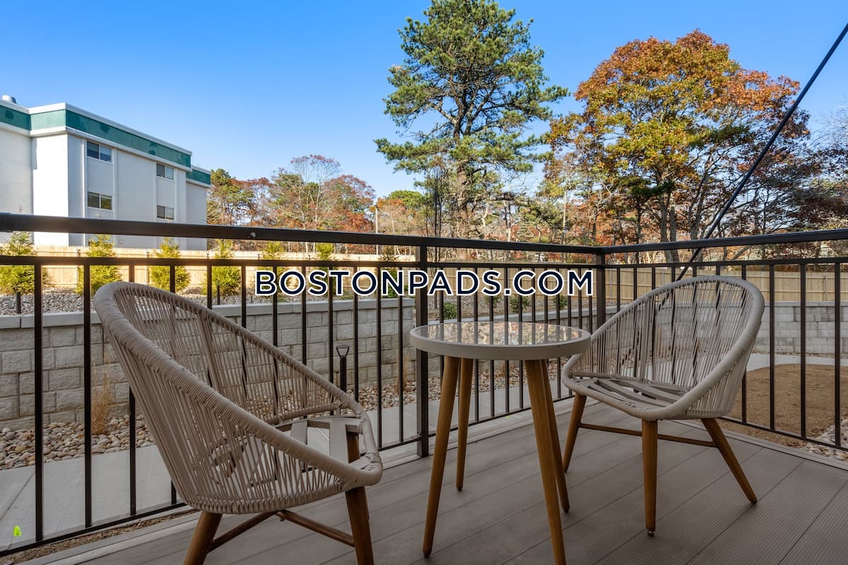 Residence at 850 Photo 12