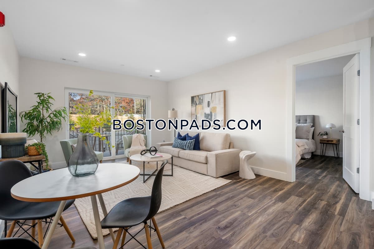 Residence at 850 Photo 7