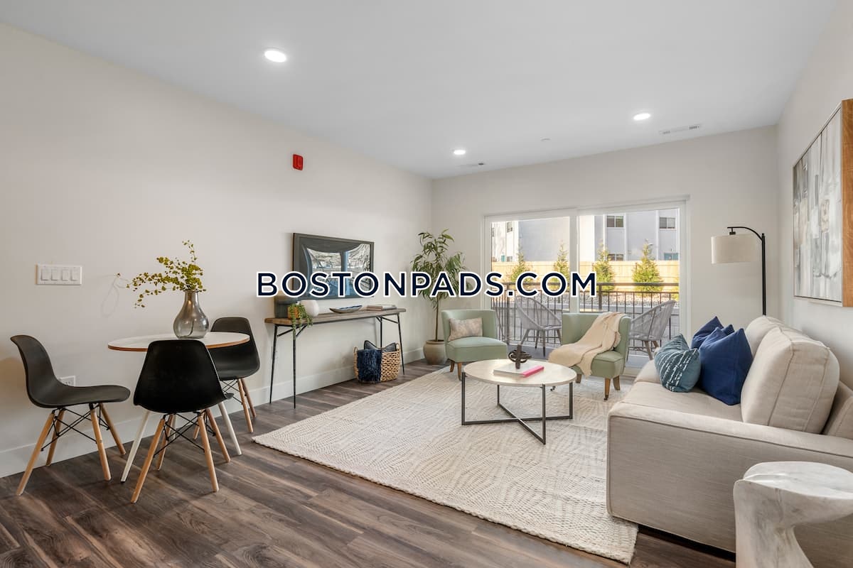 Residence at 850 Photo 3