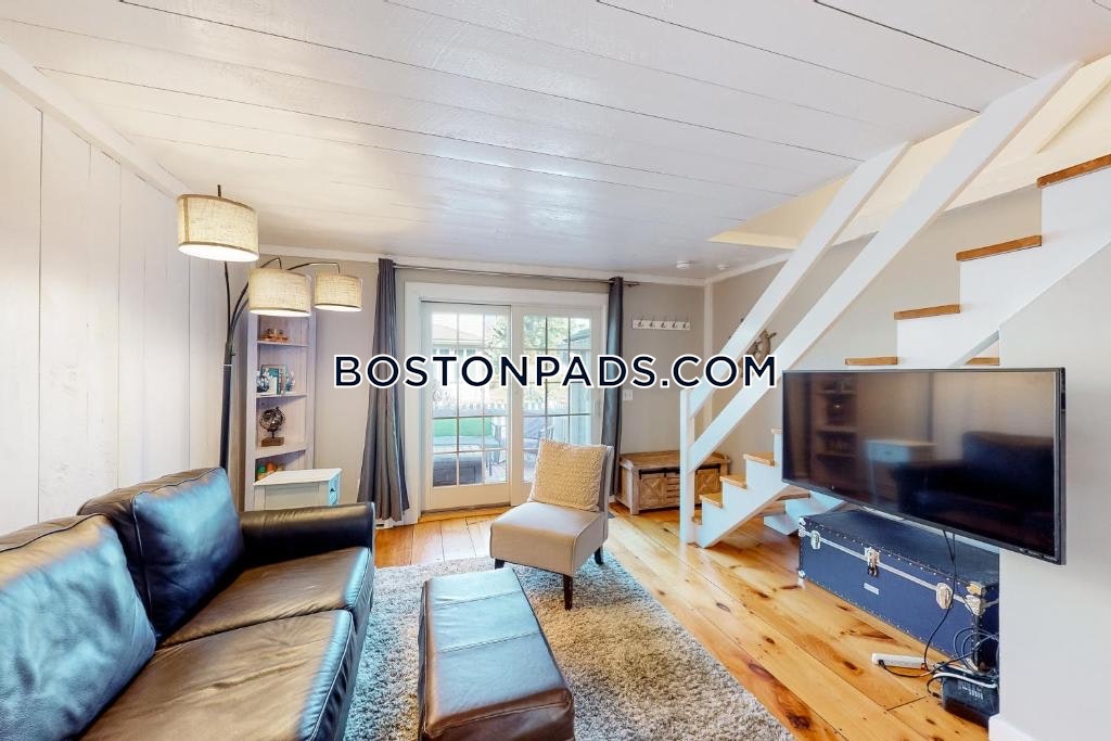 Mashpee Village Photo 7