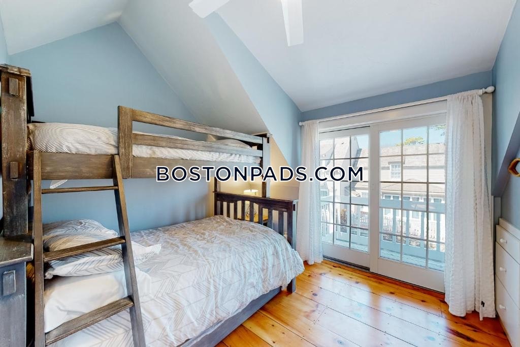 Mashpee Village Photo 5