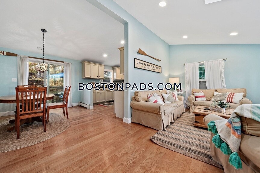 Mashpee Village Photo 8