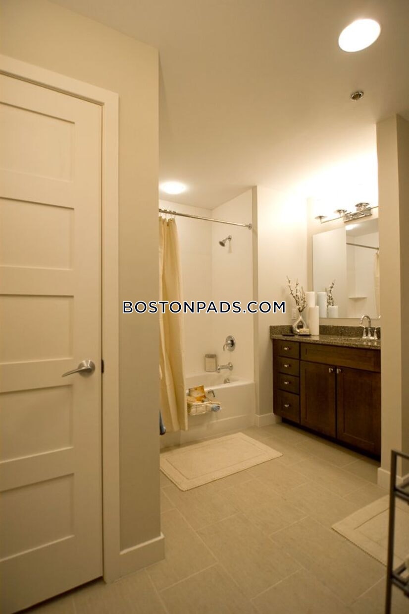 Curtain Lofts Photo 13