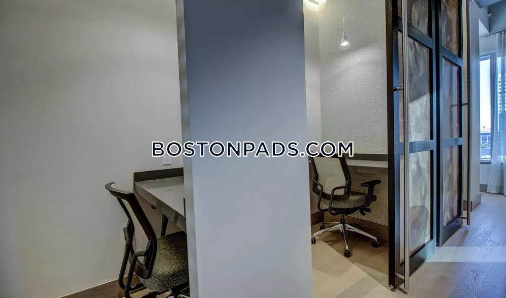 Via Seaport Photo 82