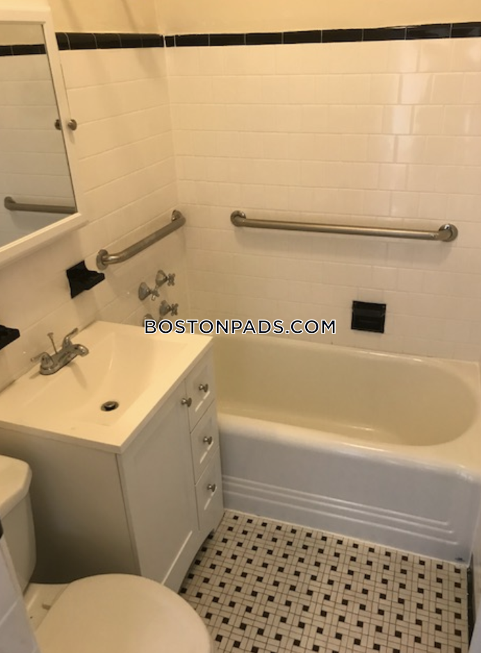 Princeton on Beacon St. Photo 43