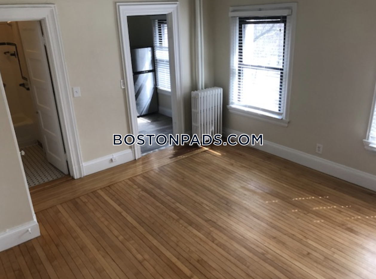 Princeton on Beacon St. Photo 39