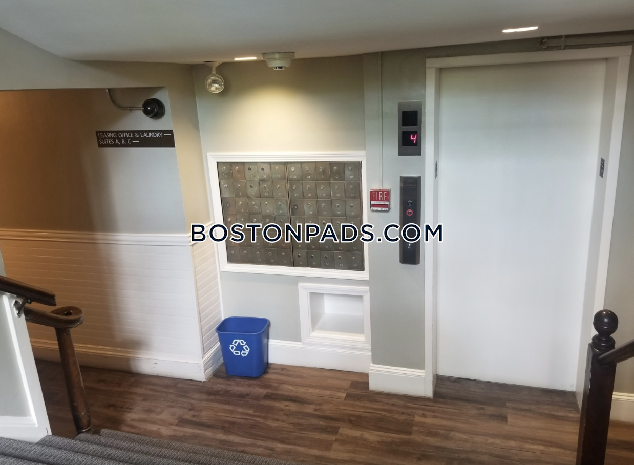 Princeton on Beacon St. Photo 38