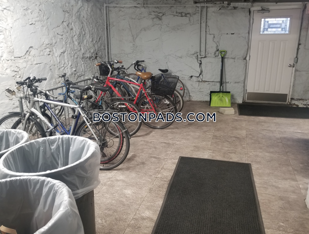 Princeton on Beacon St. Photo 35