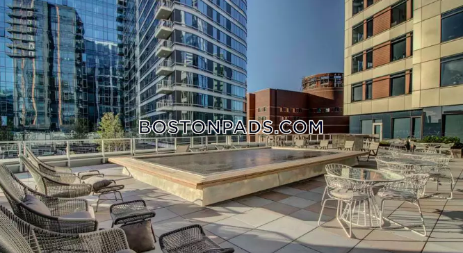 Via Seaport Photo 10