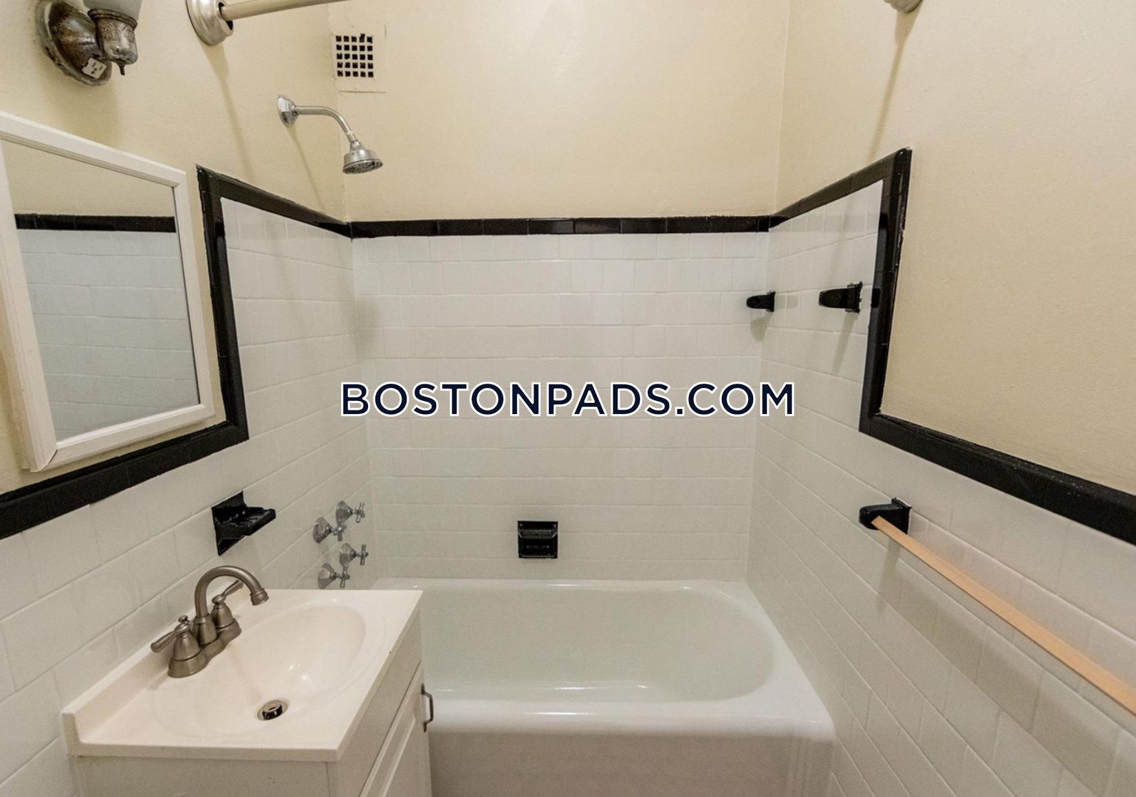 Princeton on Beacon St. Photo 15