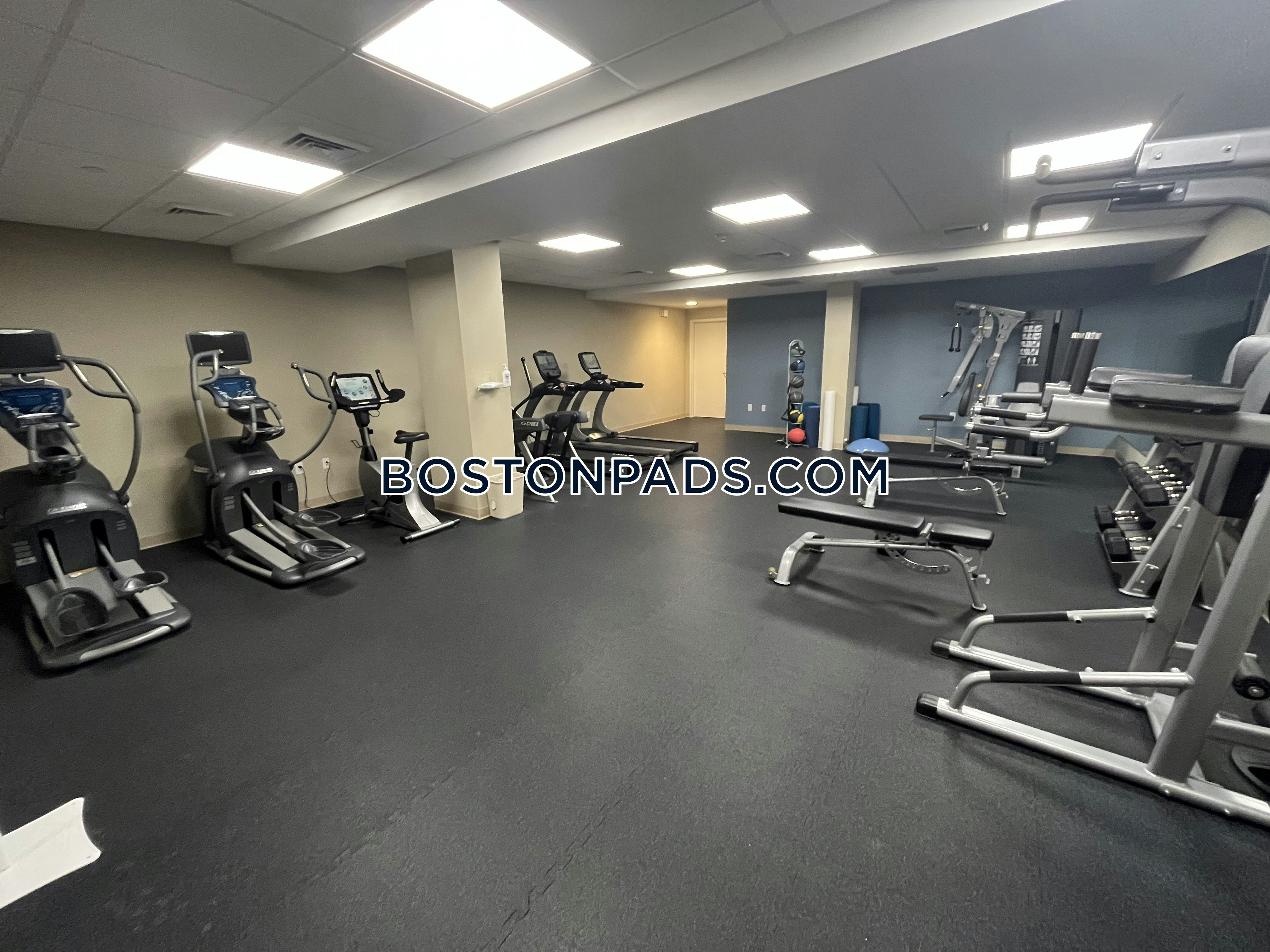 The Holmes Building Photo 19