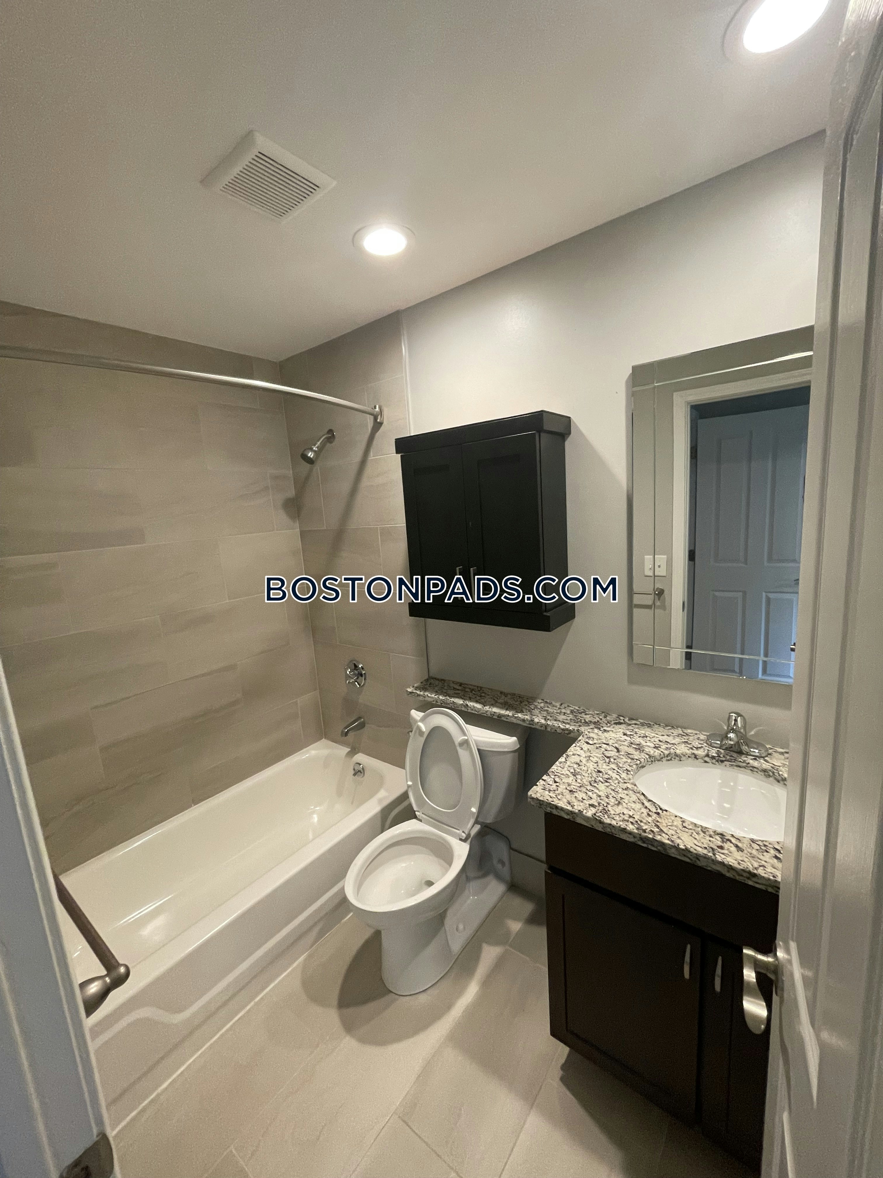 Garrison Square Photo 36