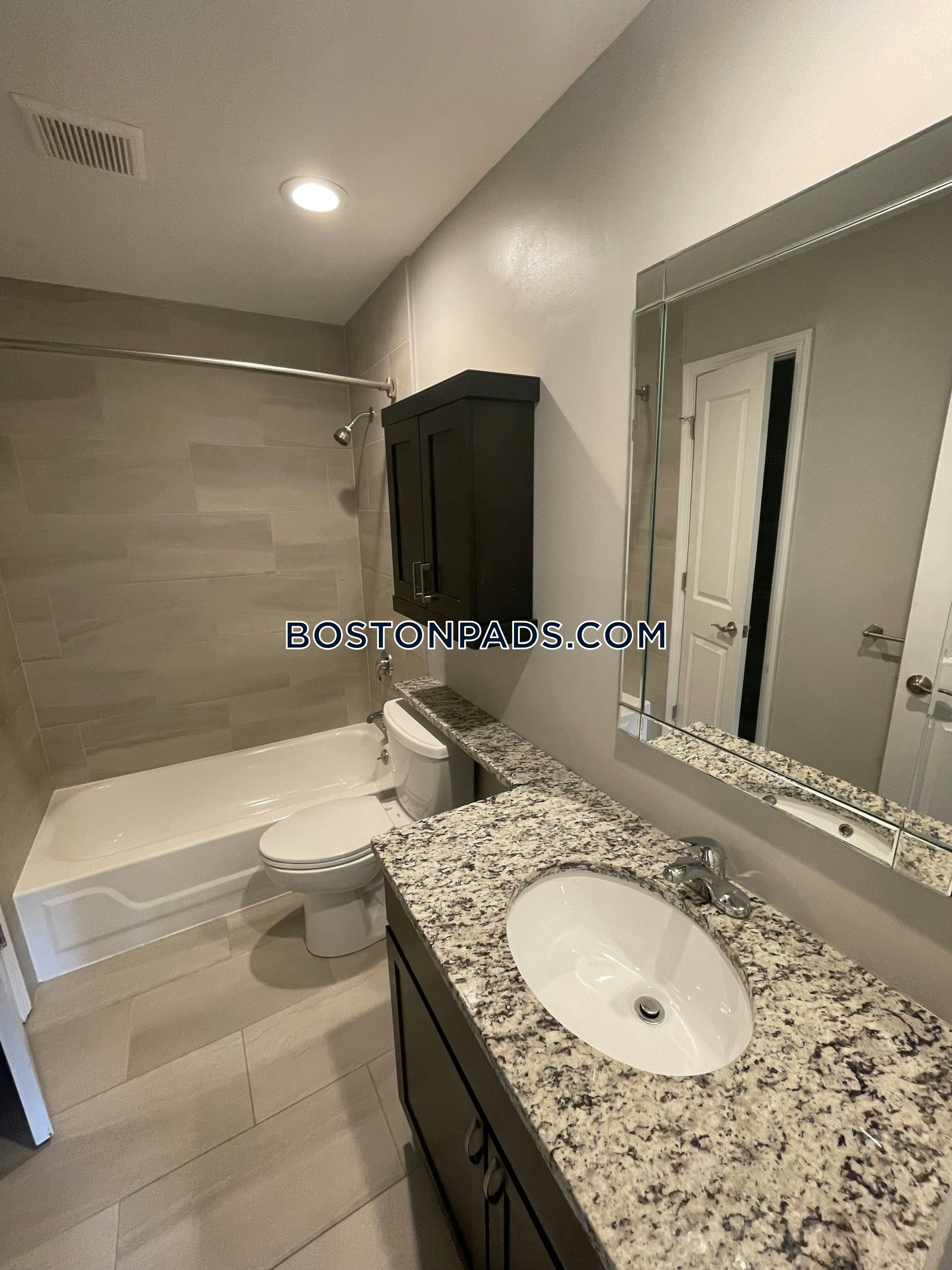 Garrison Square Photo 105