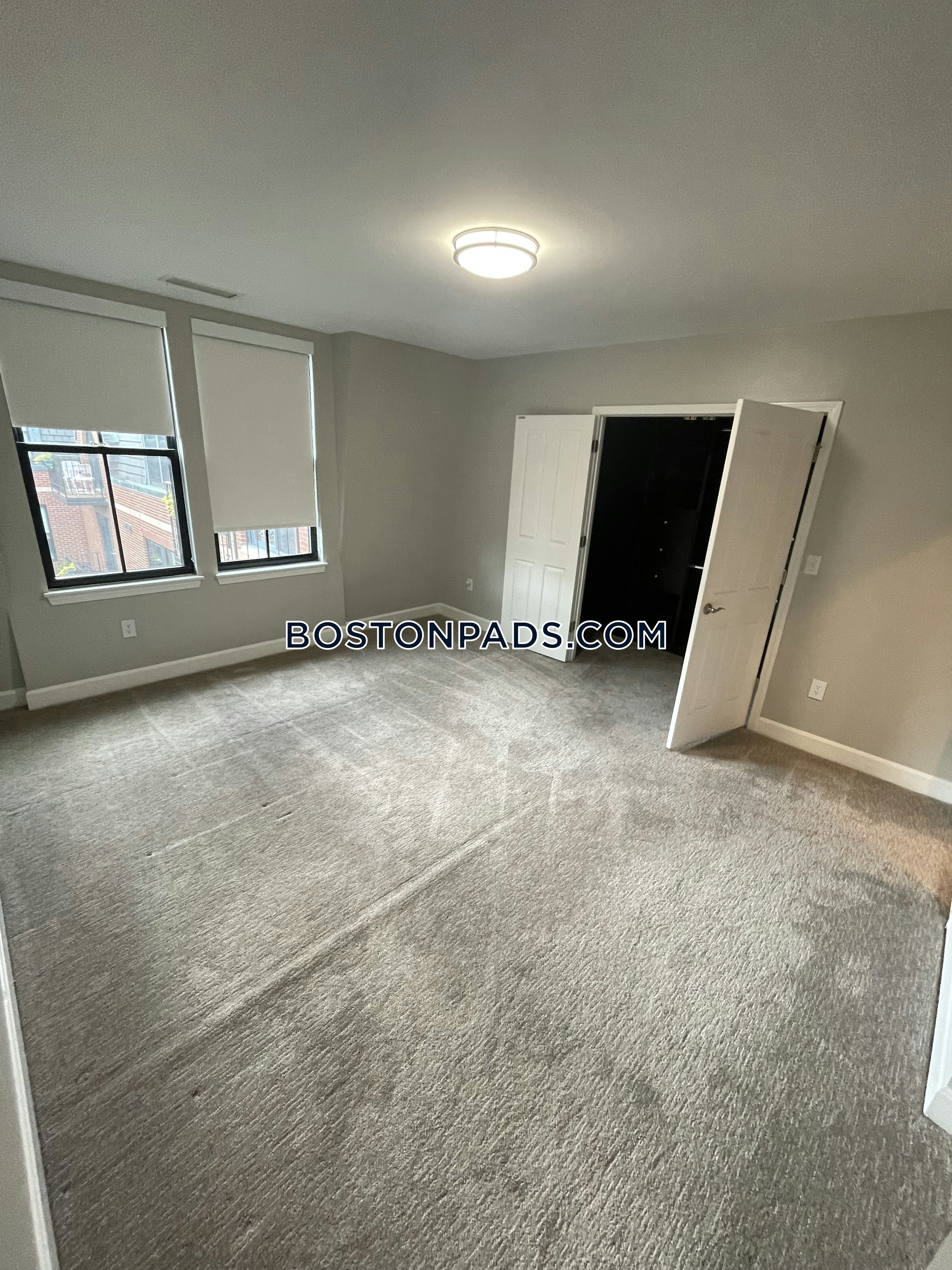 Garrison Square Photo 95