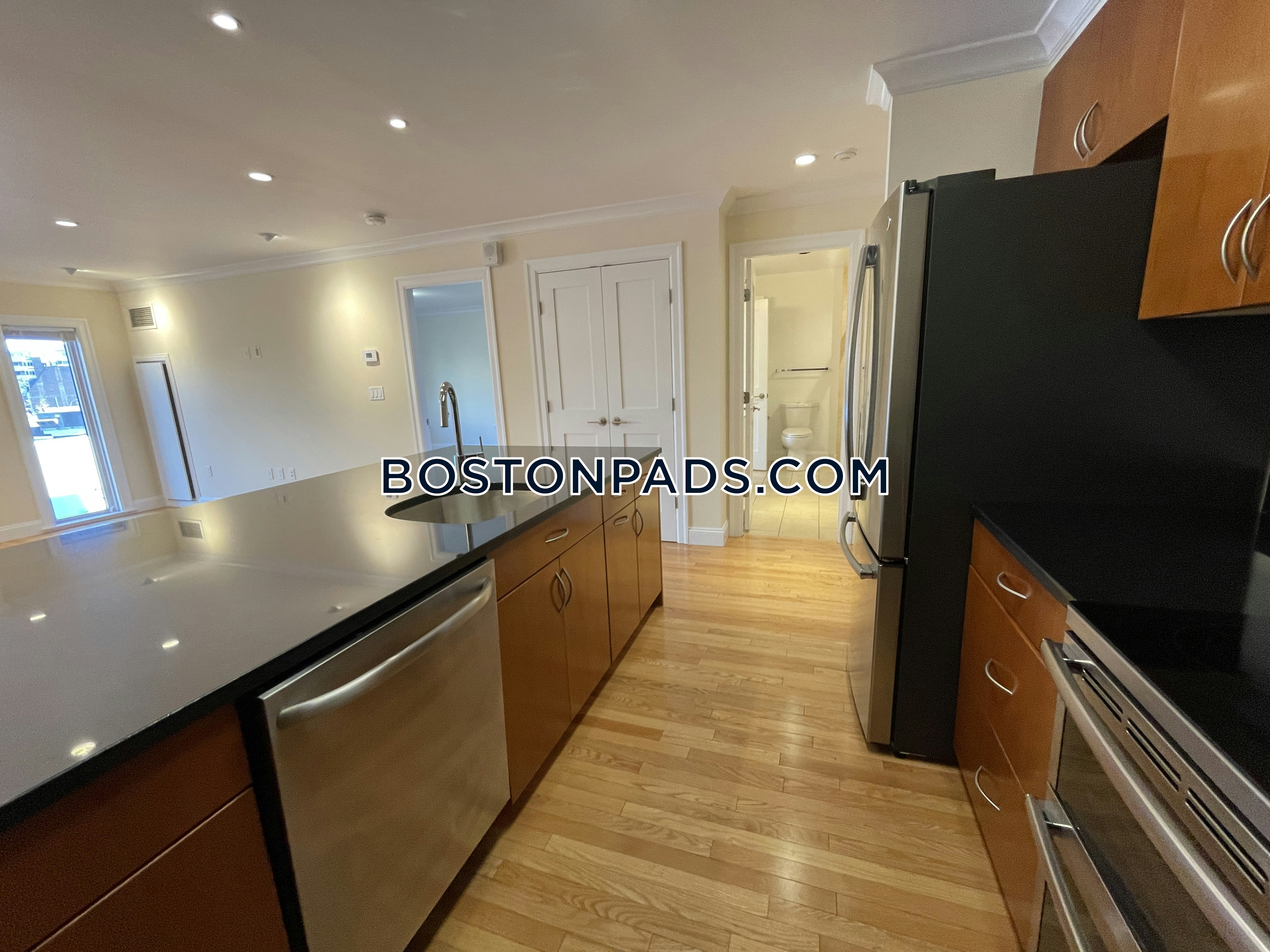 1443 Beacon Photo 110